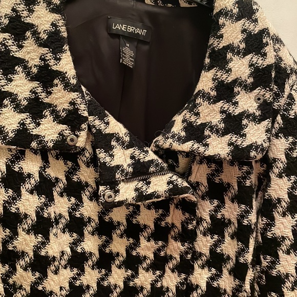 Black and white coat - Picture 3 of 5